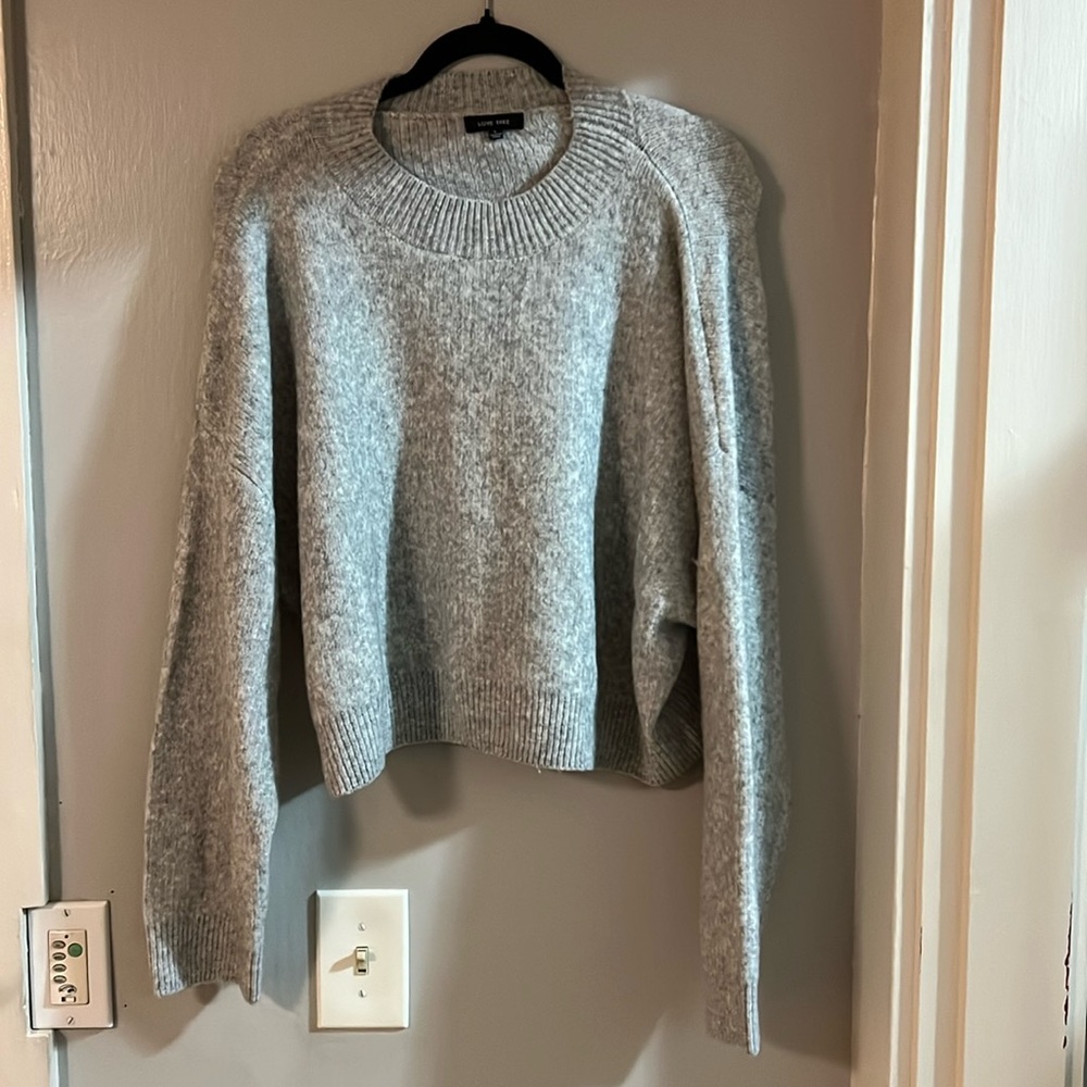 Love Tree Grey Sweater Cropped Size Large